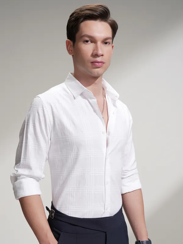 Locomotive Men White Checked Slim Fit Casual Shirt