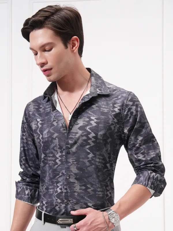 Locomotive Men Navy Blue Printed Slim Fit Casual Shirt