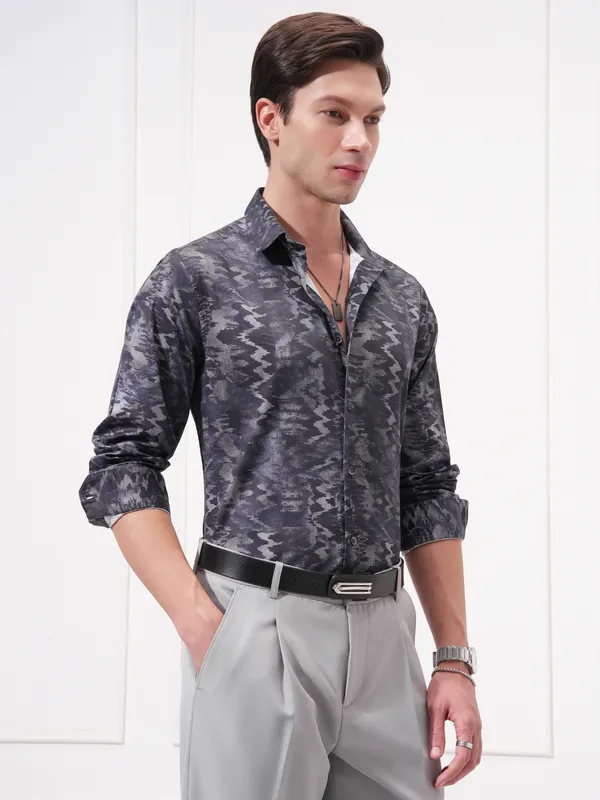 Locomotive Men Navy Blue Printed Slim Fit Casual Shirt