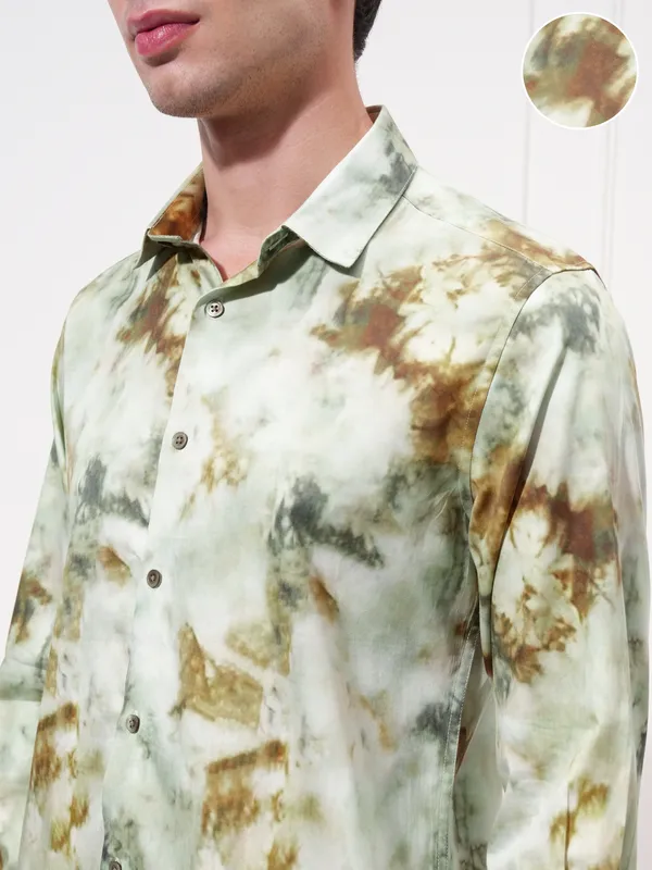 Locomotive Men Olive Printed Slim Fit Casual Shirt
