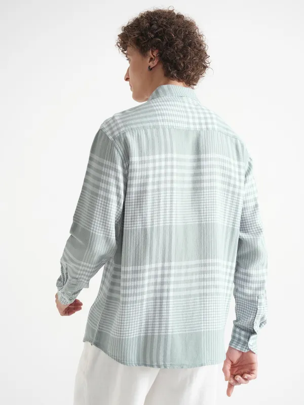 Locomotive Men Green Checked Relaxed Fit Casual Shirt