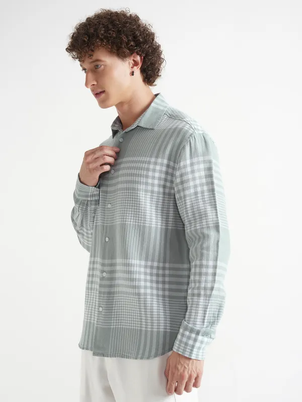 Locomotive Men Green Checked Relaxed Fit Casual Shirt