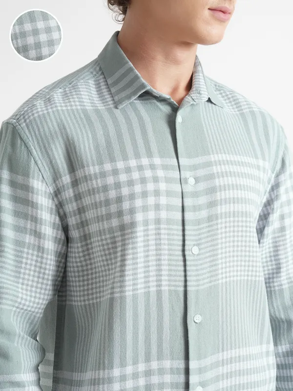 Locomotive Men Green Checked Relaxed Fit Casual Shirt