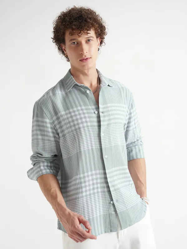 Locomotive Men Green Checked Relaxed Fit Casual Shirt