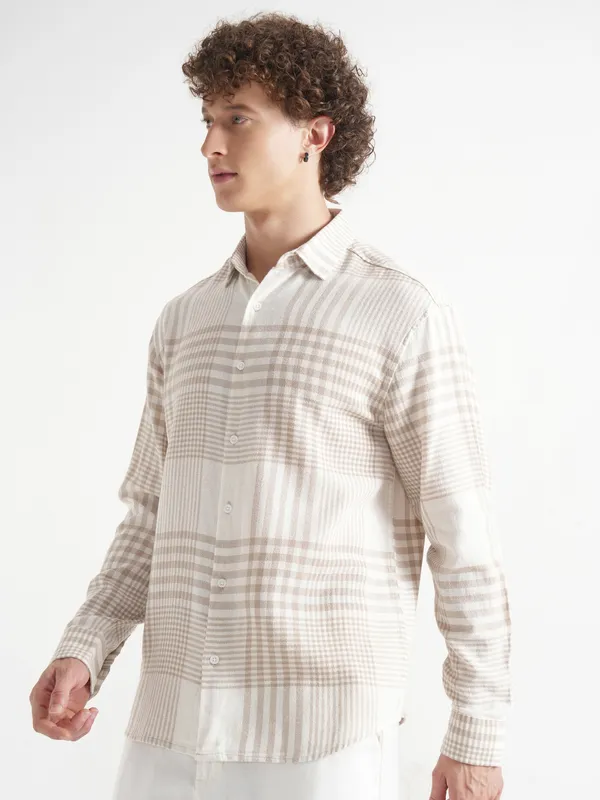 Locomotive Men Beige Checked Relaxed Fit Casual Shirt