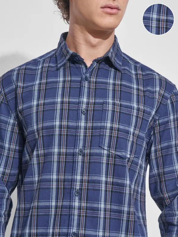 Locomotive Men Navy Blue Checked Relaxed Fit Casual Shirt
