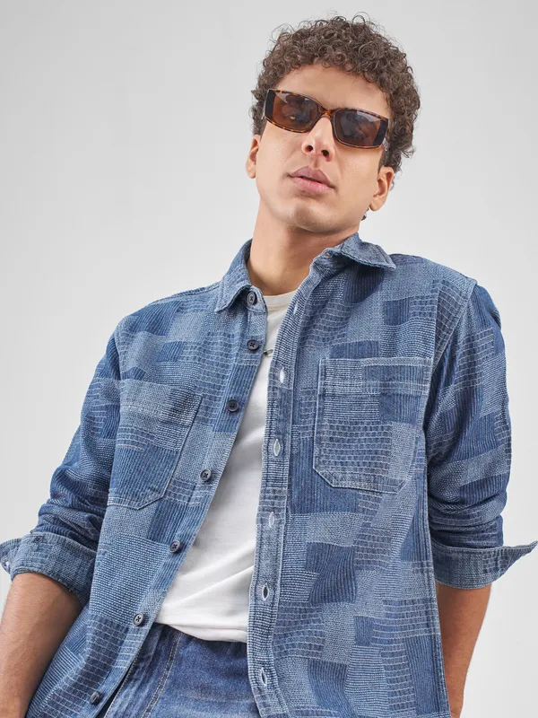 Locomotive Men Blue Self Design Relaxed Fit Casual Shirt