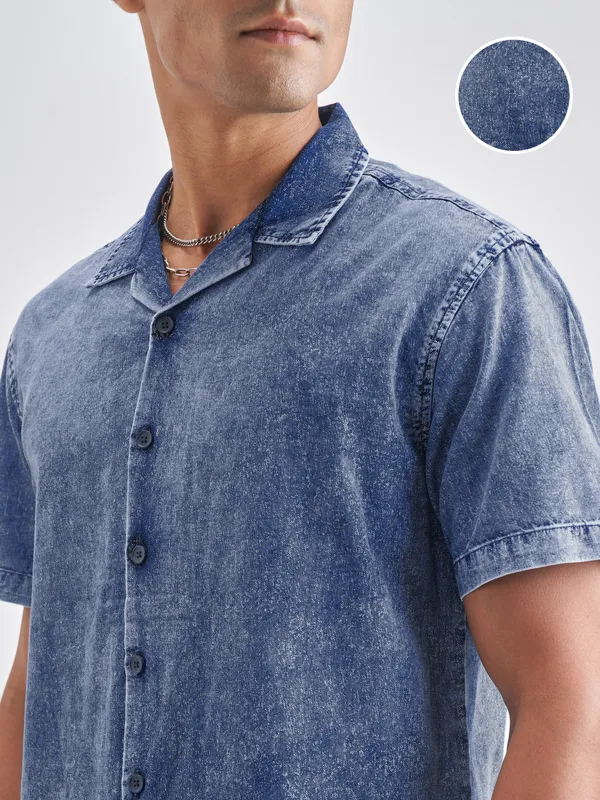 Locomotive Men Blue Self Design Relaxed Fit Casual Shirt