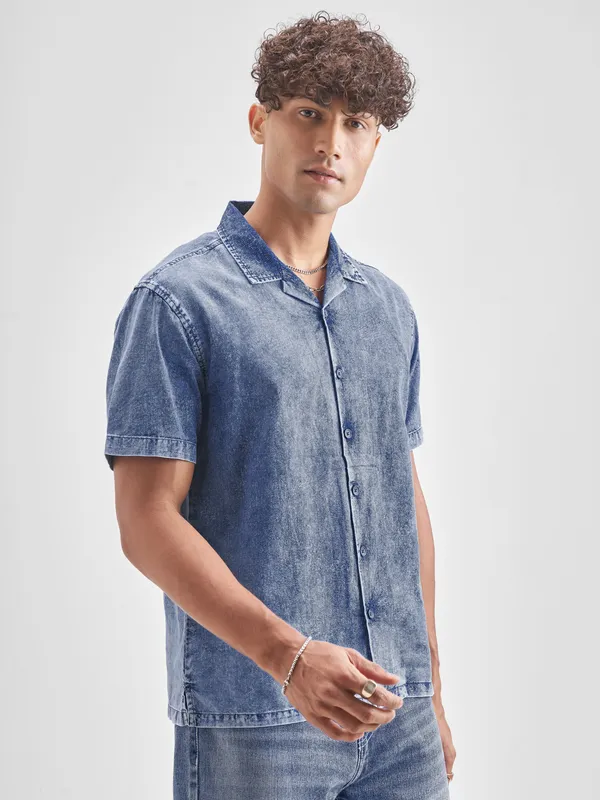 Locomotive Men Blue Self Design Relaxed Fit Casual Shirt