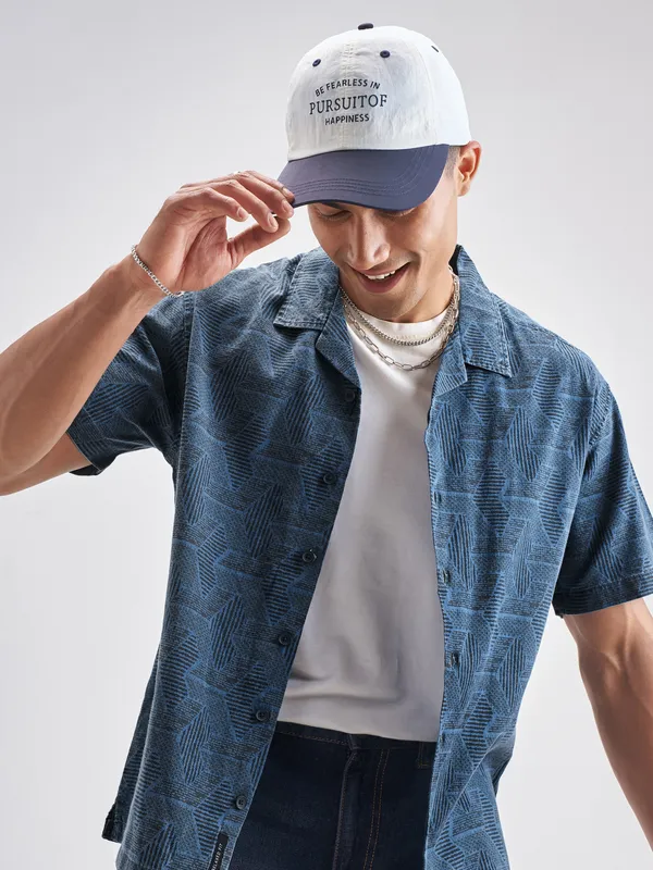 Locomotive Men Blue Printed Relaxed Fit Casual Shirt