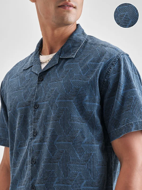Locomotive Men Blue Printed Relaxed Fit Casual Shirt