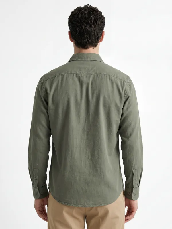 Locomotive Men Olive Solid Slim Fit Casual Shirt