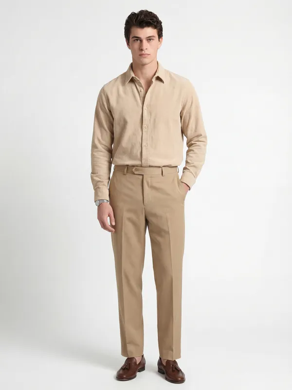 Locomotive Men Beige Solid Slim Fit Casual Shirt