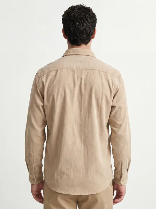 Locomotive Men Beige Solid Slim Fit Casual Shirt