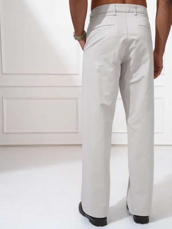 Locomotive Men Grey Regular Fit Solid Chinos
