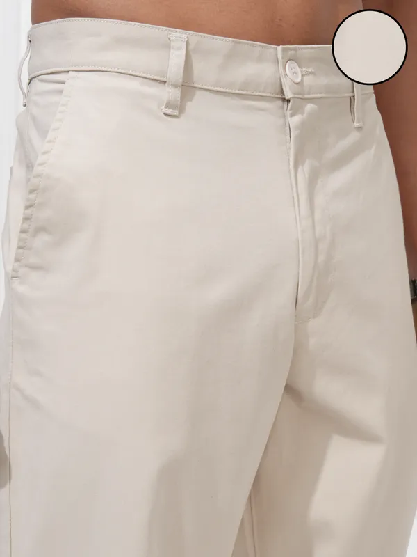 Locomotive Men Green Regular Fit Solid Chinos