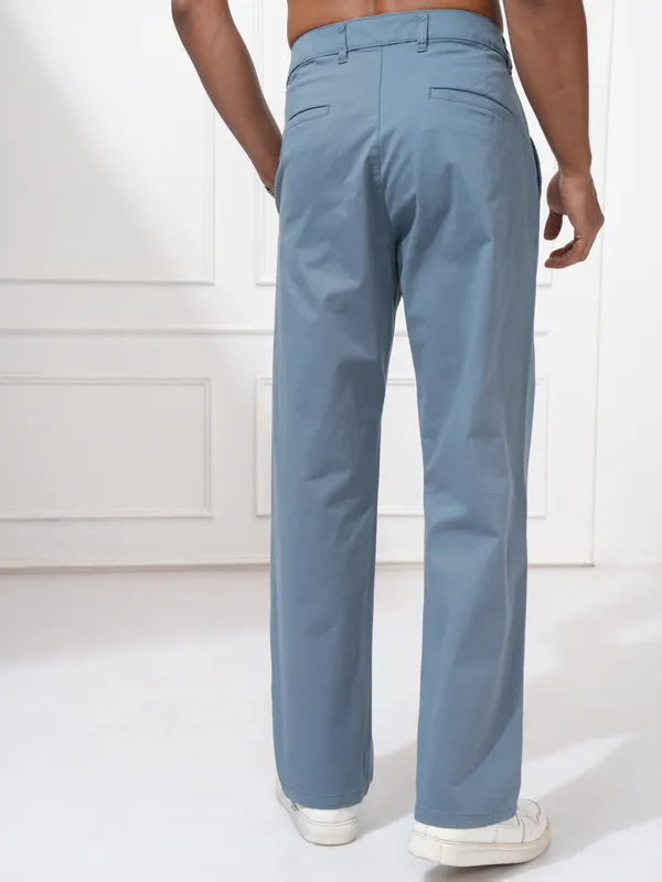 Locomotive Men Blue Regular Fit Solid Chinos