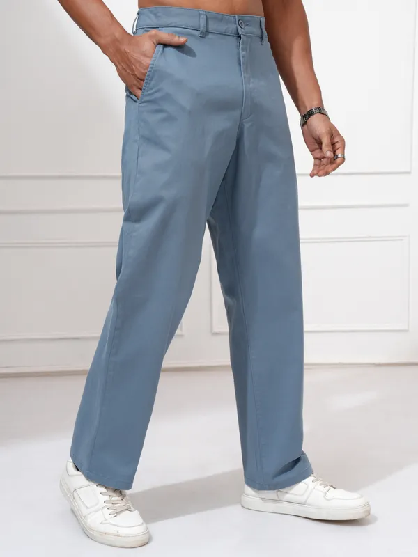 Locomotive Men Blue Regular Fit Solid Chinos