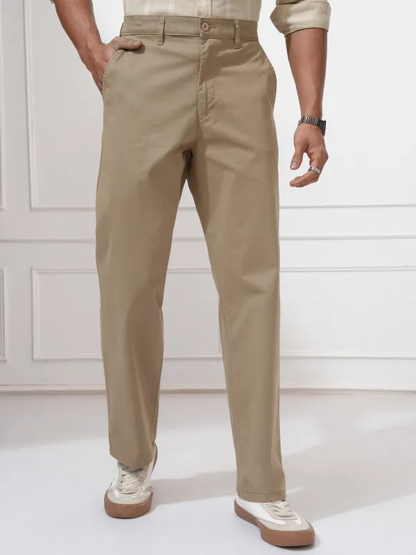 Locomotive Men Khaki Regular Fit Solid Chinos