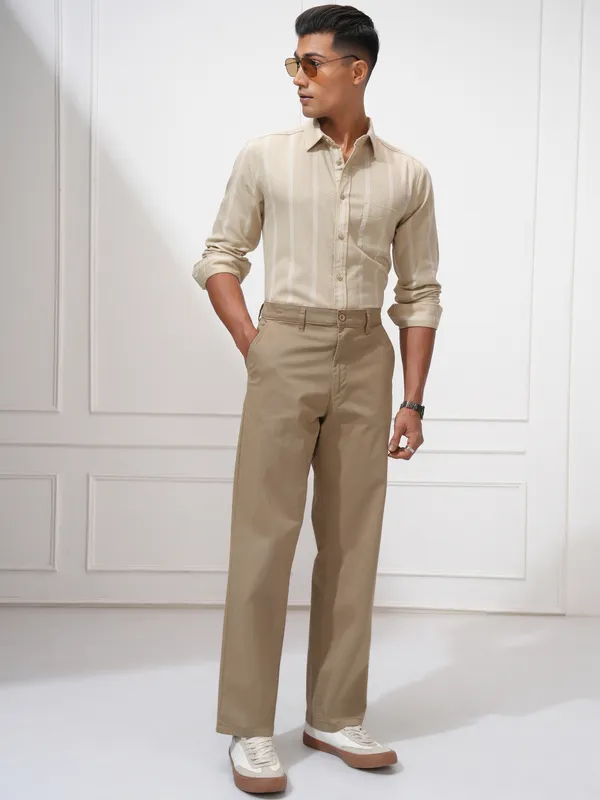 Locomotive Men Khaki Regular Fit Solid Chinos