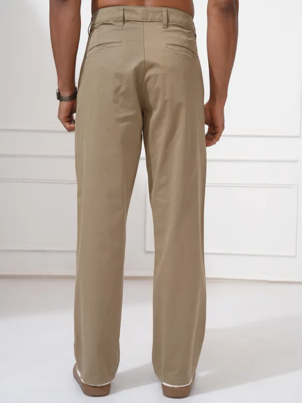 Locomotive Men Khaki Regular Fit Solid Chinos