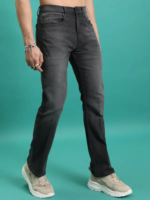 Purple By Highlander Men Grey Straight Fit Stretchable Jeans