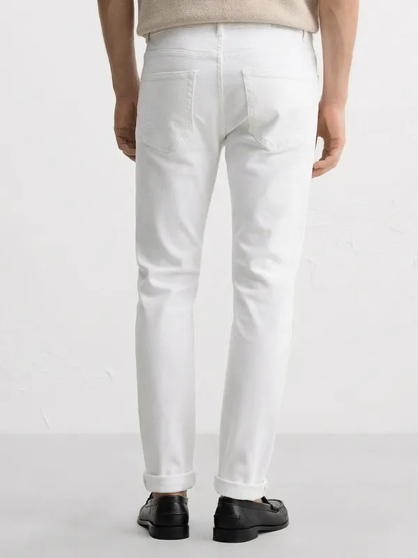 Purple By Highlander Men White Tapered Fit Stretchable Jeans