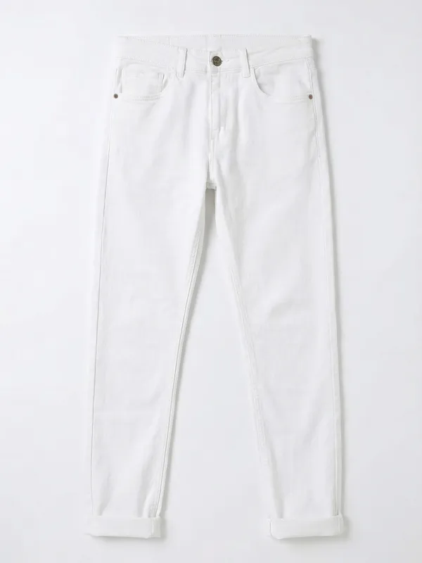 Purple By Highlander Men White Tapered Fit Stretchable Jeans