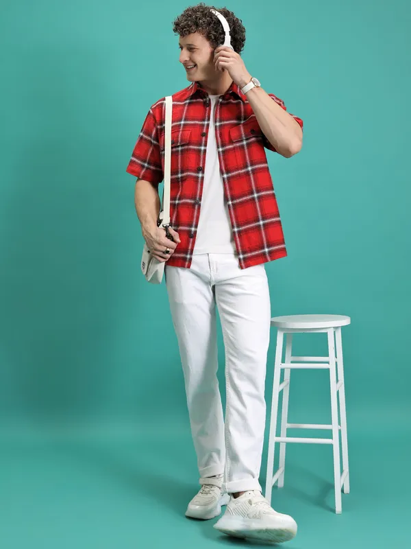 Purple By Highlander Men White Tapered Fit Stretchable Jeans