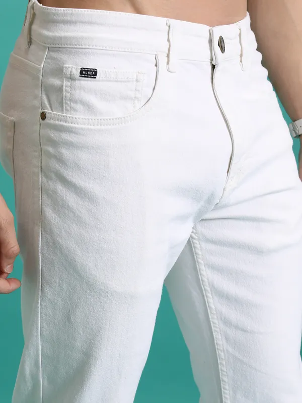 Purple By Highlander Men White Tapered Fit Stretchable Jeans