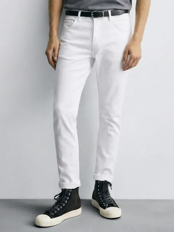 Purple By Highlander Men White Tapered Fit Stretchable Jeans