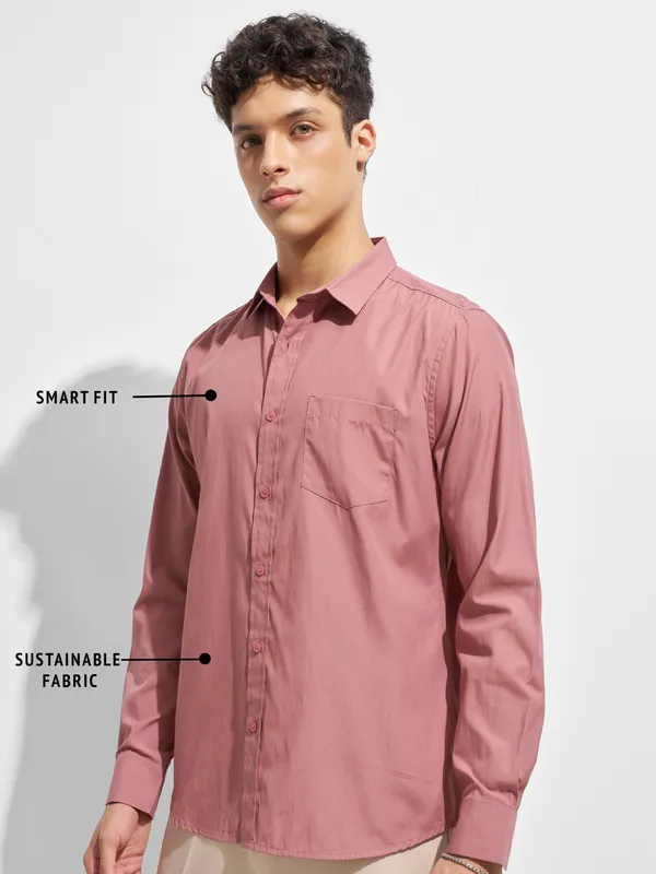 Purple By Highlander Men Pink Solid Regular Fit Casual Shirt