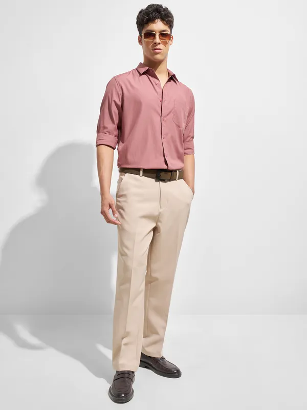 Purple By Highlander Men Pink Solid Regular Fit Casual Shirt