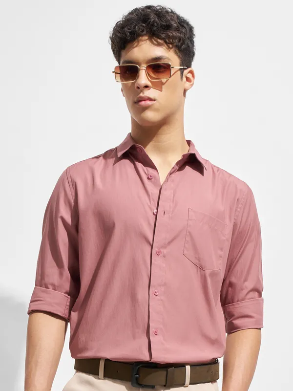 Purple By Highlander Men Pink Solid Regular Fit Casual Shirt