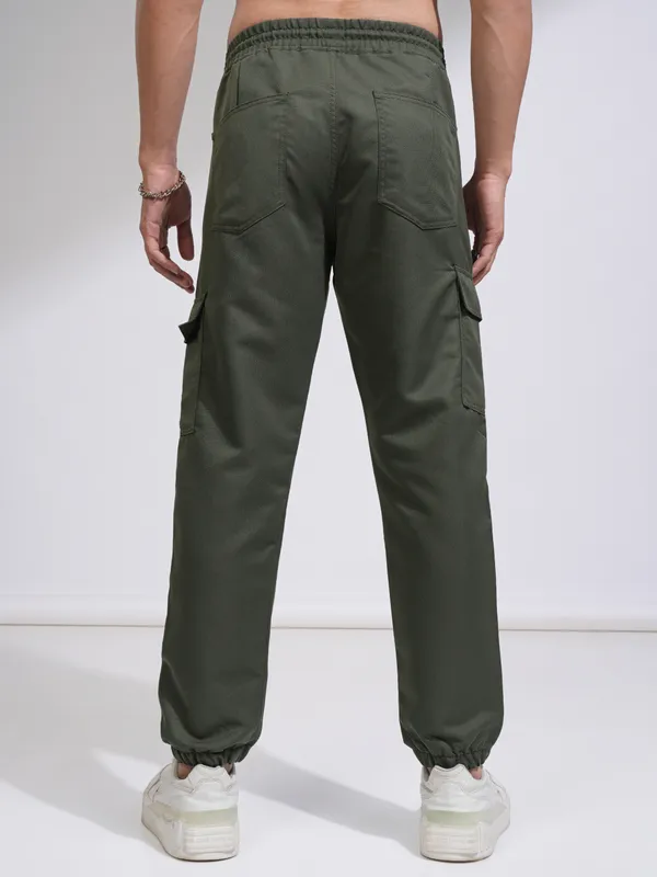  Highlander Men Olive Regular Fit Solid Casual Trousers