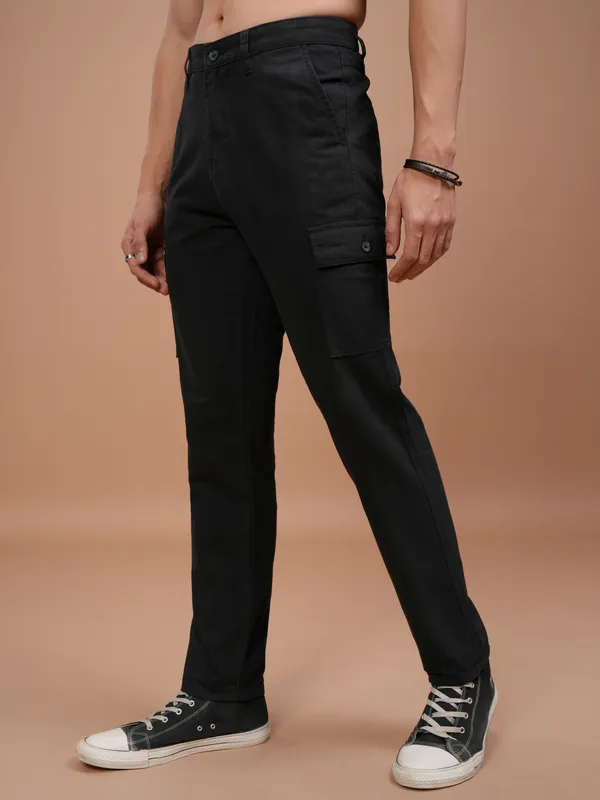 Purple By Highlander Men Black Regular Fit Solid Cargo