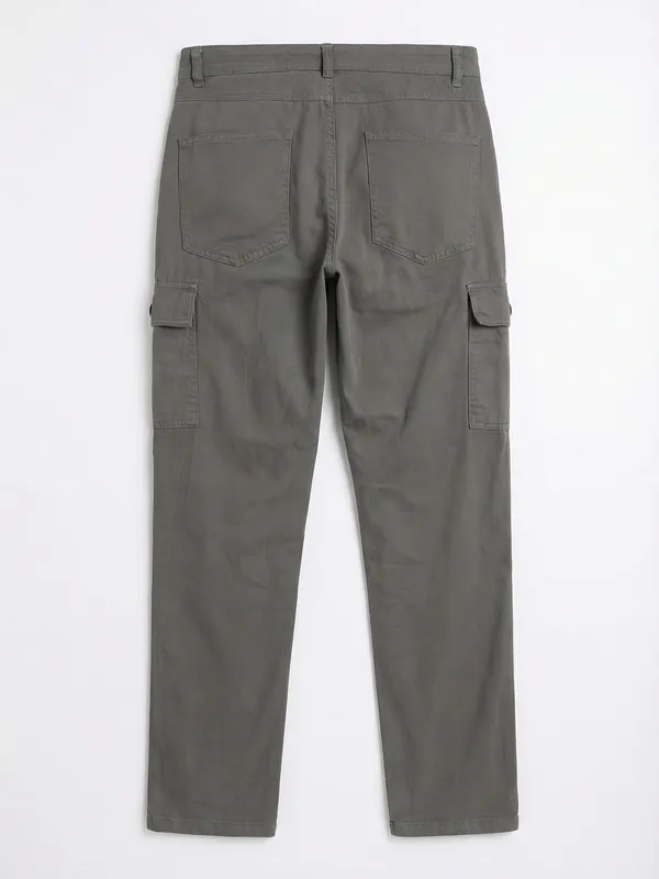 Purple By Highlander Men Grey Regular Fit Solid Cargo