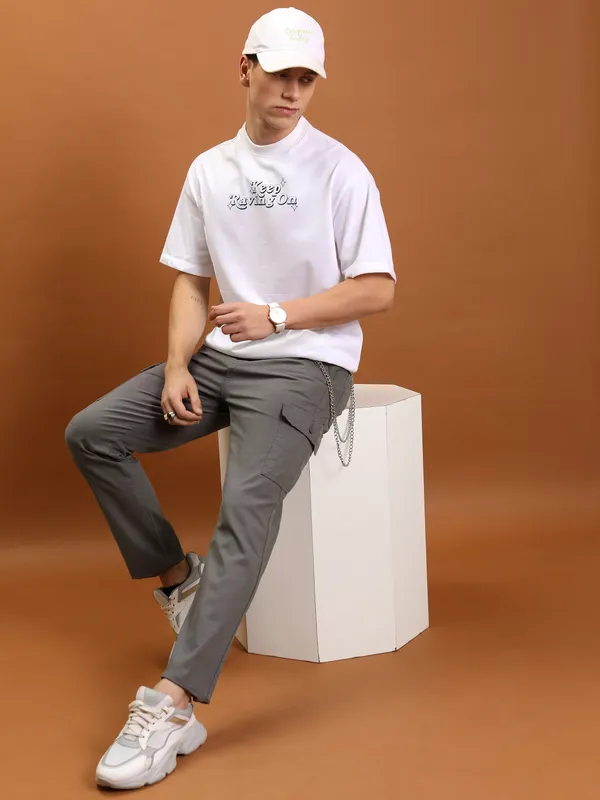 Purple By Highlander Men Grey Regular Fit Solid Cargo