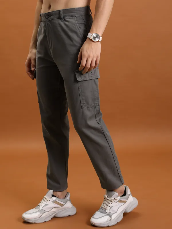 Purple By Highlander Men Grey Regular Fit Solid Cargo