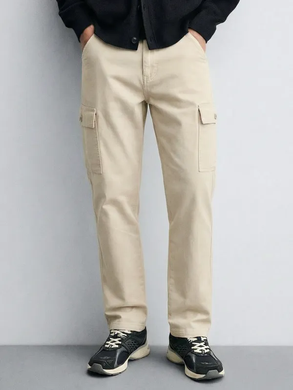 Purple By Highlander Men Beige Regular Fit Solid Cargo