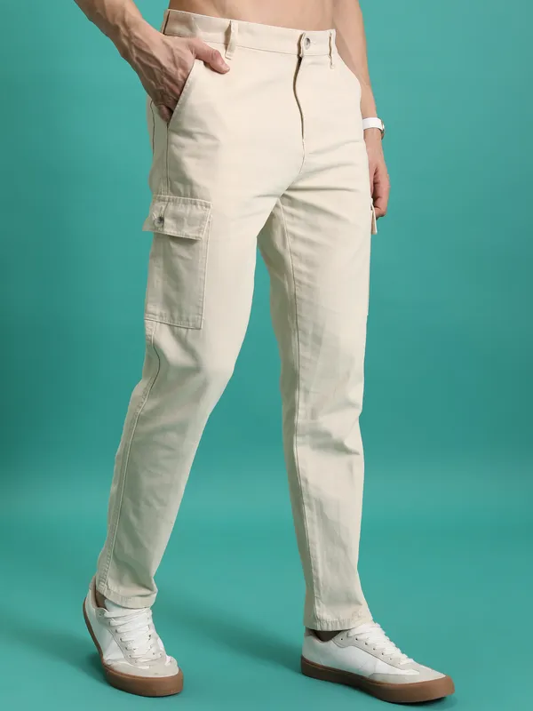 Purple By Highlander Men Beige Regular Fit Solid Cargo