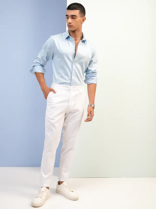 Purple By Highlander Men White Tapered Fit Solid Chinos