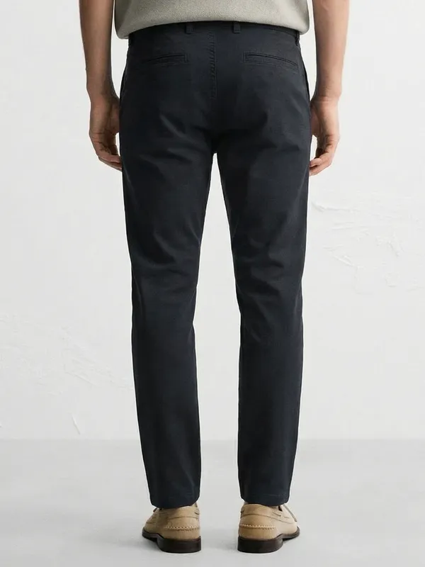 Purple By Highlander Men Navy Blue Tapered Fit Solid Chinos