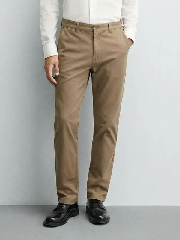 Purple By Highlander Men Brown Tapered Fit Solid Chinos