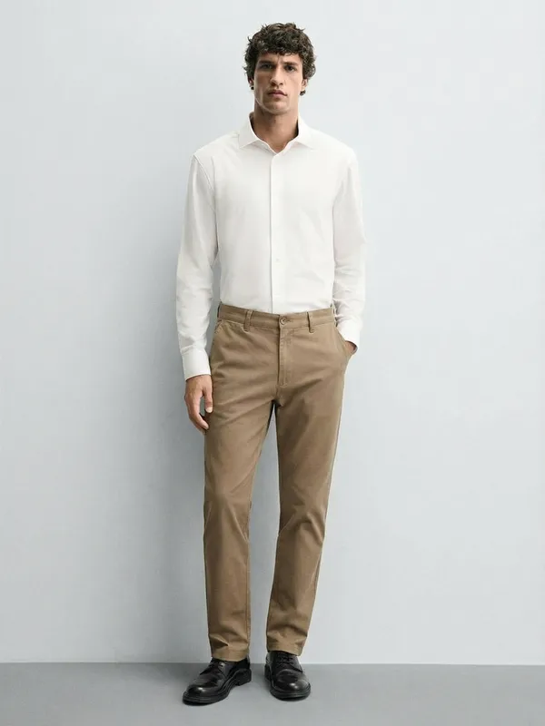 Purple By Highlander Men Brown Tapered Fit Solid Chinos