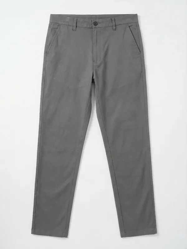 Purple By Highlander Men Grey Tapered Fit Solid Chinos