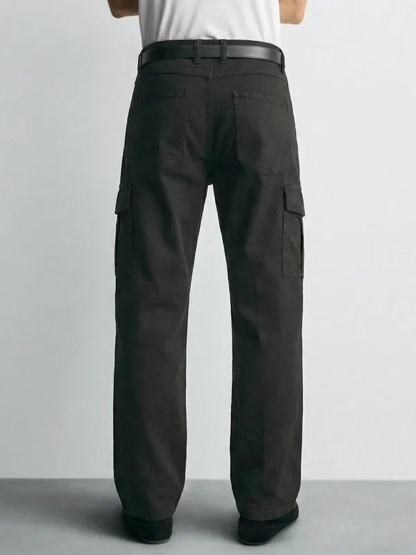 Purple By Highlander Men Grey Regular Fit Solid Cargo