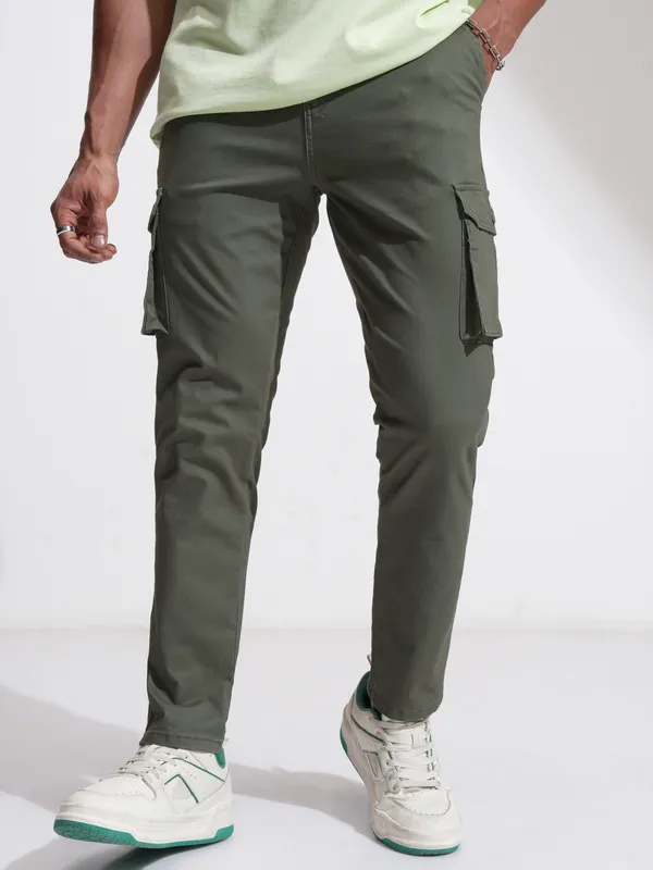 Highlander Men Brown Slim Fit Solid Cargos
