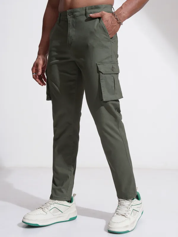 Highlander Men Brown Slim Fit Solid Cargos