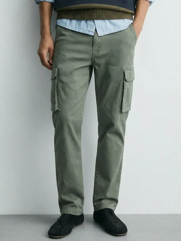 Purple By Highlander Men Green Regular Fit Solid Cargo